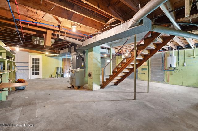 209 Clark Station Rd, Fisherville, KY 40023