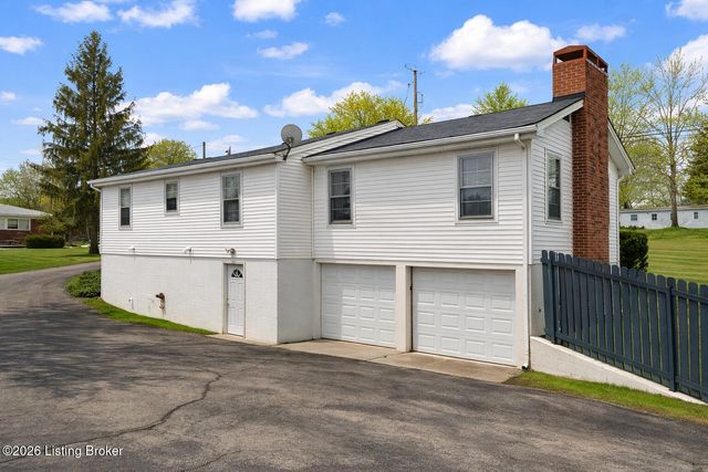 209 Clark Station Rd, Fisherville, KY 40023