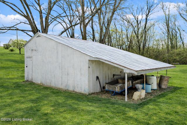 209 Clark Station Rd, Fisherville, KY 40023