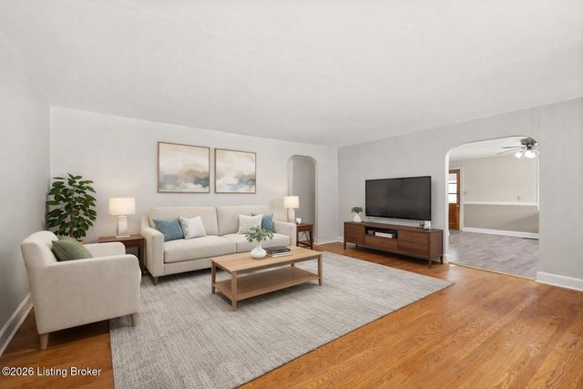 209 Clark Station Rd, Fisherville, KY 40023