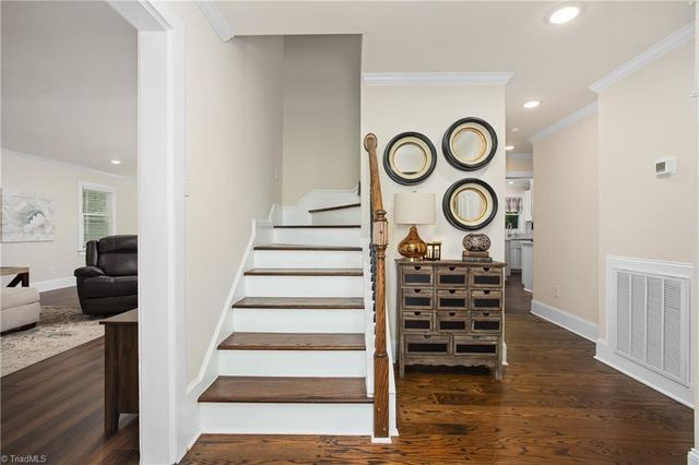 105 Cottonwood Drive, Jamestown, NC 27282