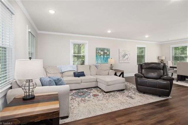 105 Cottonwood Drive, Jamestown, NC 27282