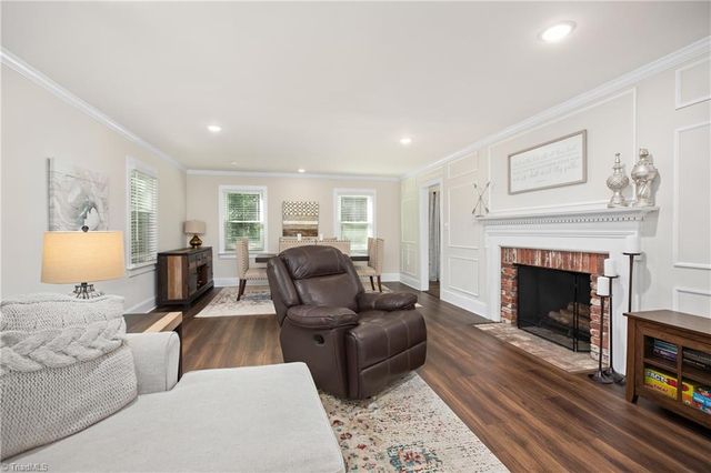 105 Cottonwood Drive, Jamestown, NC 27282