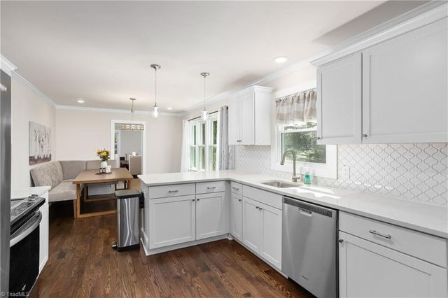 105 Cottonwood Drive, Jamestown, NC 27282