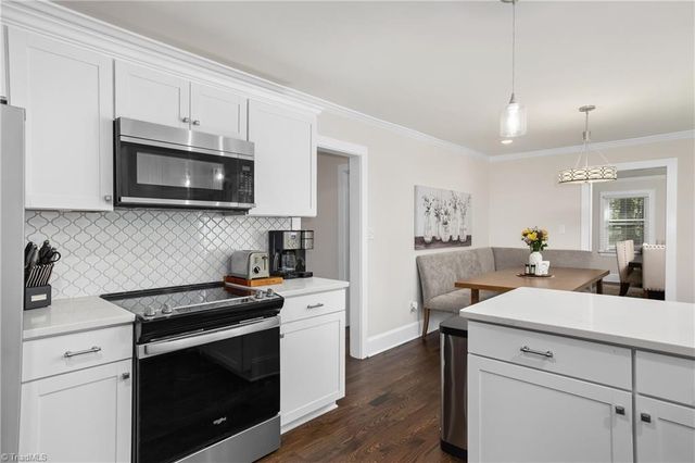 105 Cottonwood Drive, Jamestown, NC 27282