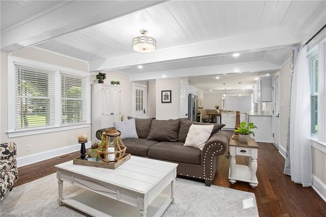 105 Cottonwood Drive, Jamestown, NC 27282