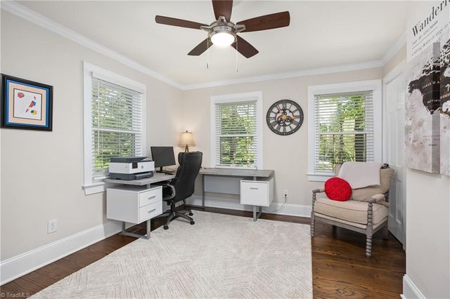 105 Cottonwood Drive, Jamestown, NC 27282