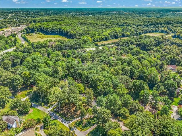 105 Cottonwood Drive, Jamestown, NC 27282