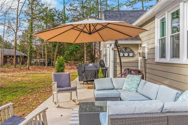 105 Cottonwood Drive, Jamestown, NC 27282