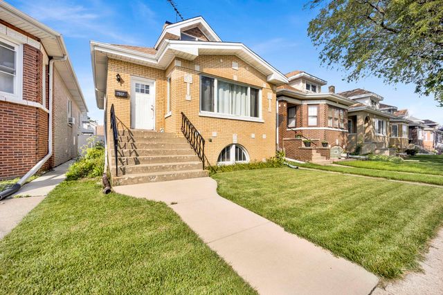 7807 W Cressett Drive W, Elmwood Park, IL 60707