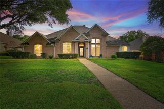 1521 Treeline Drive, Desoto, TX 75115