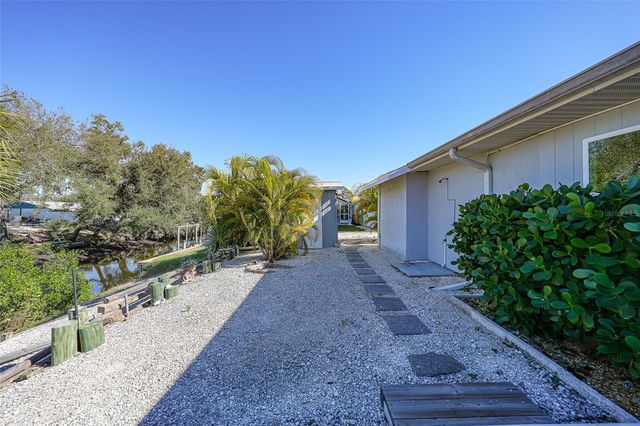 2136 PENNSYLVANIA AVENUE, Englewood, FL 34224