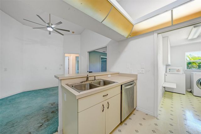 2136 PENNSYLVANIA AVENUE, Englewood, FL 34224