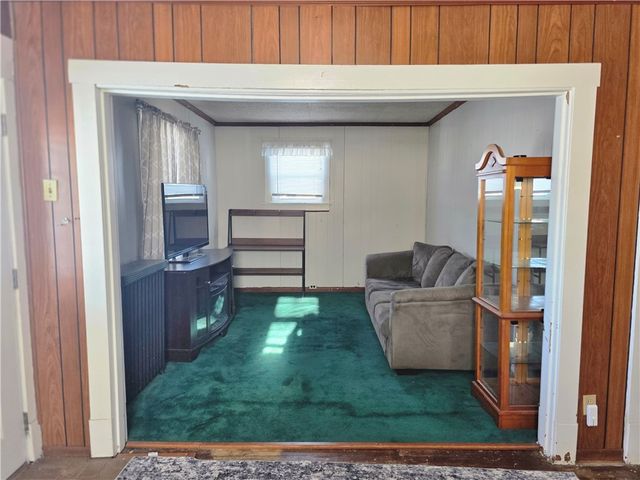 204 Fayette Ave, Oakdale, PA 15071