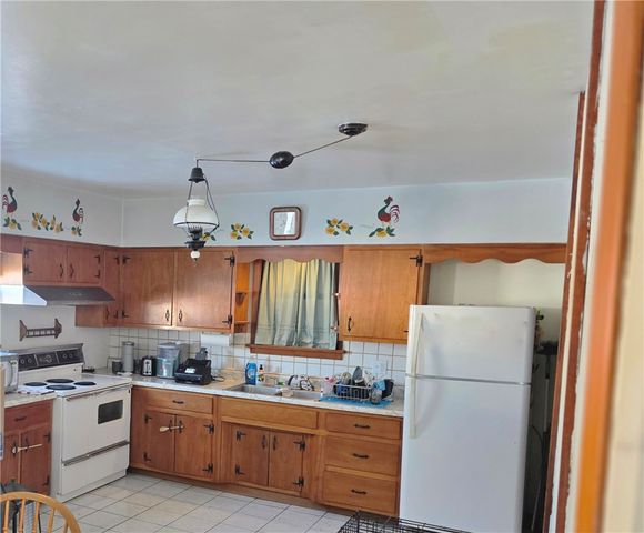 204 Fayette Ave, Oakdale, PA 15071