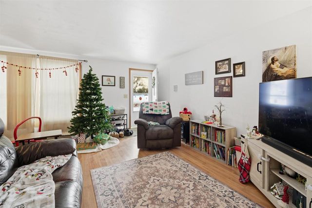 2325 N BALLARD ROAD, Appleton, WI 54911