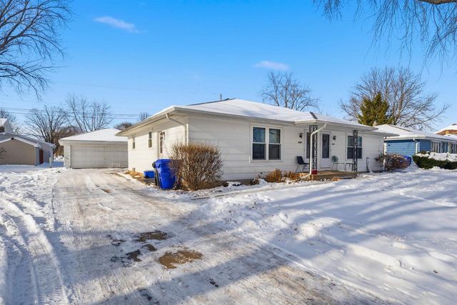 2325 N BALLARD ROAD, Appleton, WI 54911