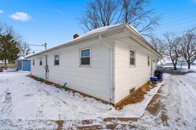 2325 N BALLARD ROAD, Appleton, WI 54911