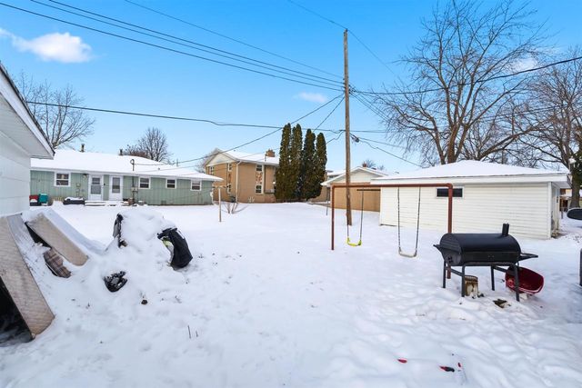 2325 N BALLARD ROAD, Appleton, WI 54911