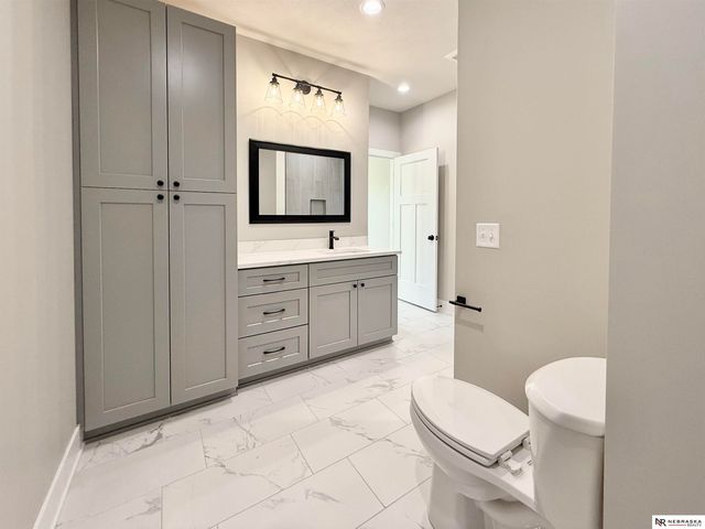 7630 Ponce Drive, Lincoln, NE 68516