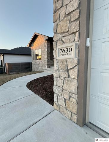 7630 Ponce Drive, Lincoln, NE 68516