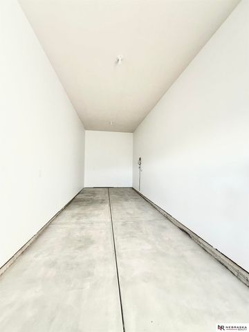 7630 Ponce Drive, Lincoln, NE 68516