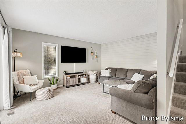 17570 Parkwood Drive A, Spring Lake, MI 49456