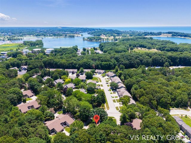 17570 Parkwood Drive A, Spring Lake, MI 49456