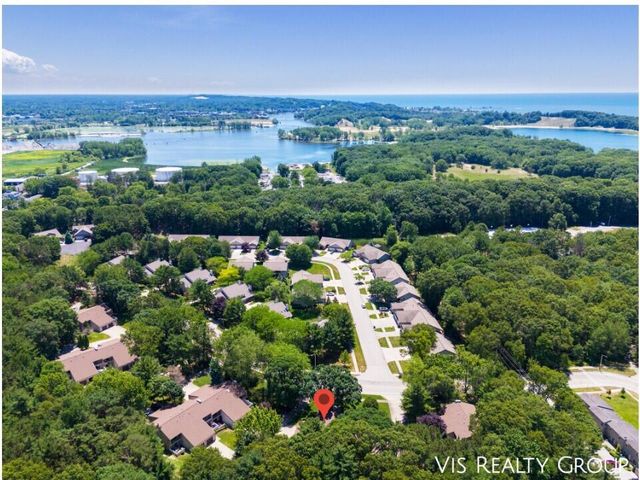 17570 Parkwood Drive A, Spring Lake, MI 49456