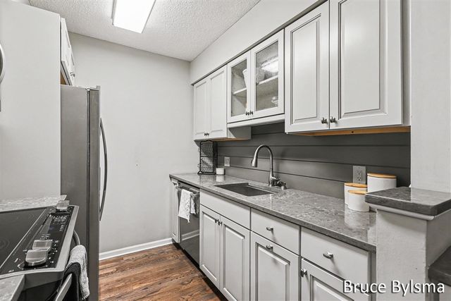 17570 Parkwood Drive A, Spring Lake, MI 49456