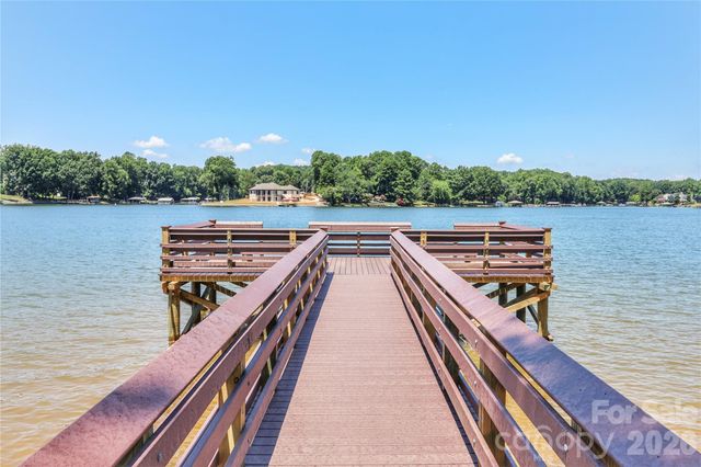 372 Kenway Loop, Mooresville, NC 28117