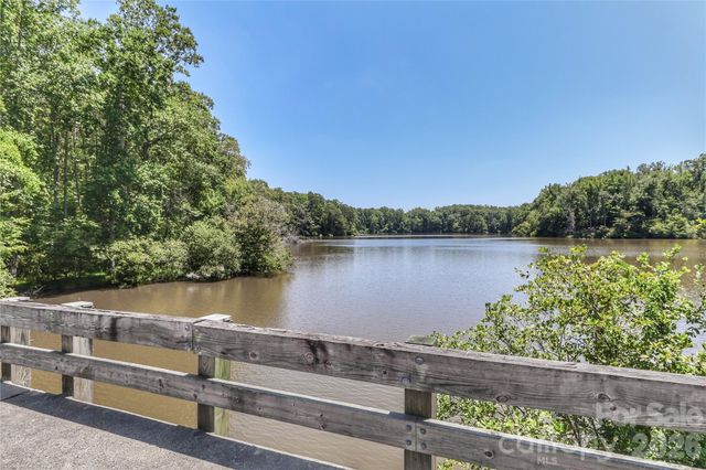 372 Kenway Loop, Mooresville, NC 28117