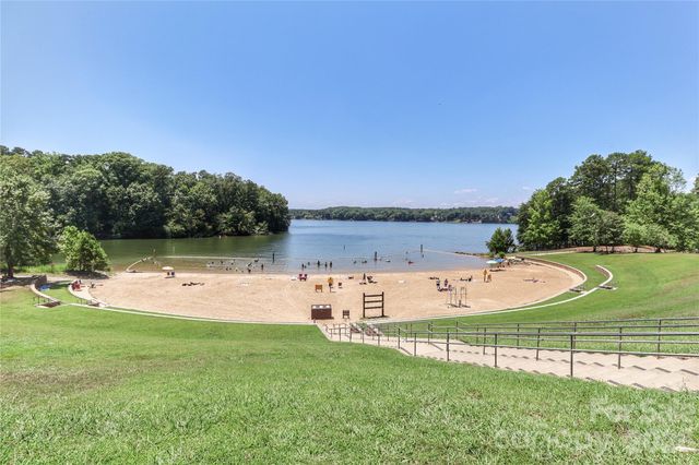 372 Kenway Loop, Mooresville, NC 28117