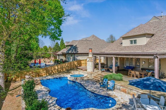 1621 BRACKENSHIRE LN, Collierville, TN 38017