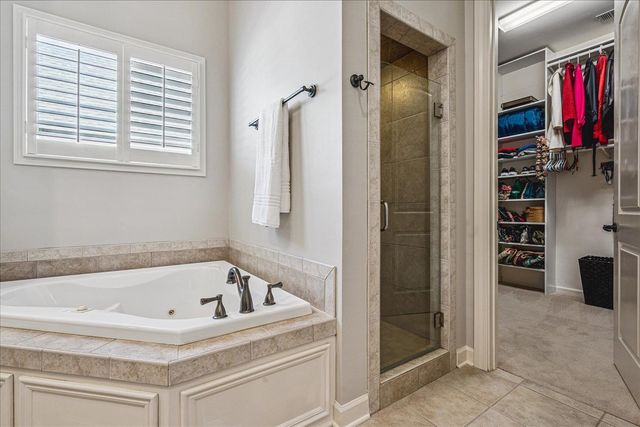 1621 BRACKENSHIRE LN, Collierville, TN 38017