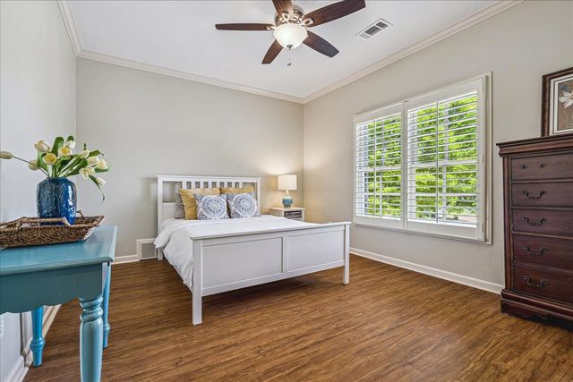 1621 BRACKENSHIRE LN, Collierville, TN 38017