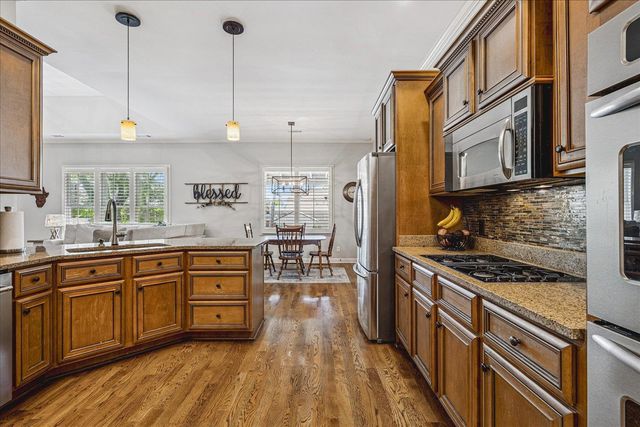 1621 BRACKENSHIRE LN, Collierville, TN 38017