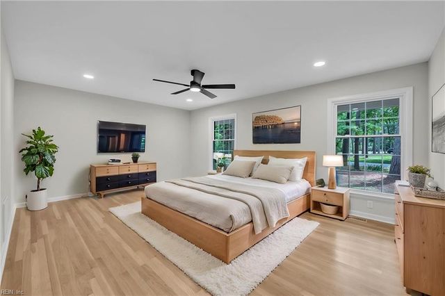 401 Piney Point RD, Yorktown, VA 23692