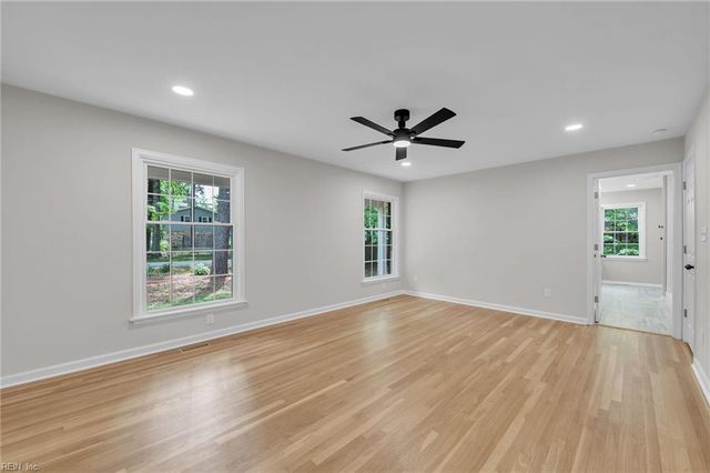 401 Piney Point RD, Yorktown, VA 23692