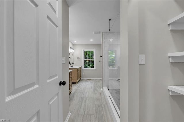 401 Piney Point RD, Yorktown, VA 23692