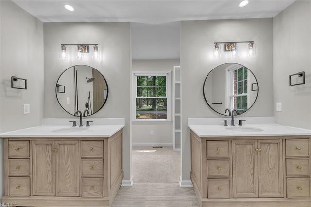 401 Piney Point RD, Yorktown, VA 23692