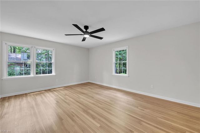 401 Piney Point RD, Yorktown, VA 23692