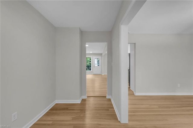 401 Piney Point RD, Yorktown, VA 23692