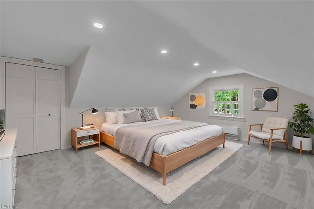 401 Piney Point RD, Yorktown, VA 23692