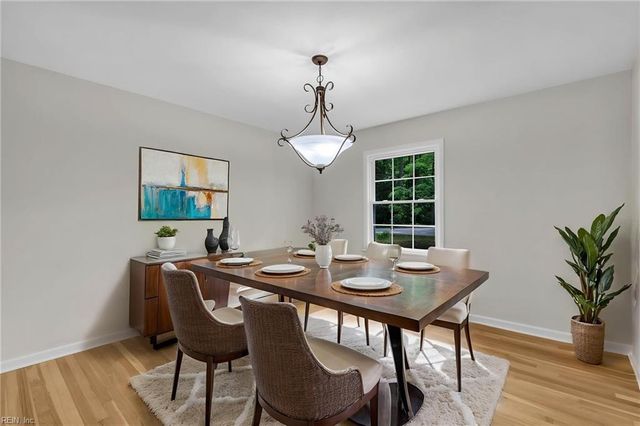 401 Piney Point RD, Yorktown, VA 23692