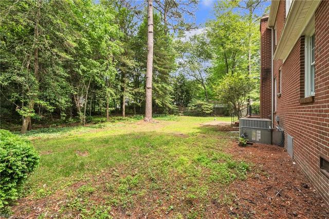 401 Piney Point RD, Yorktown, VA 23692