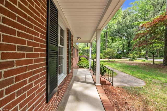401 Piney Point RD, Yorktown, VA 23692