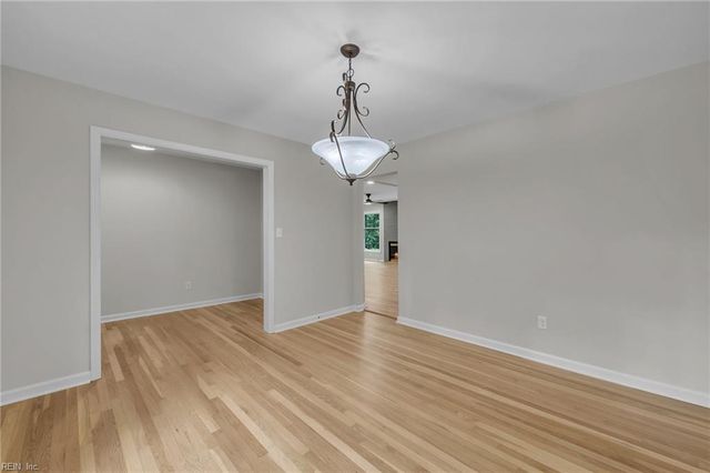 401 Piney Point RD, Yorktown, VA 23692