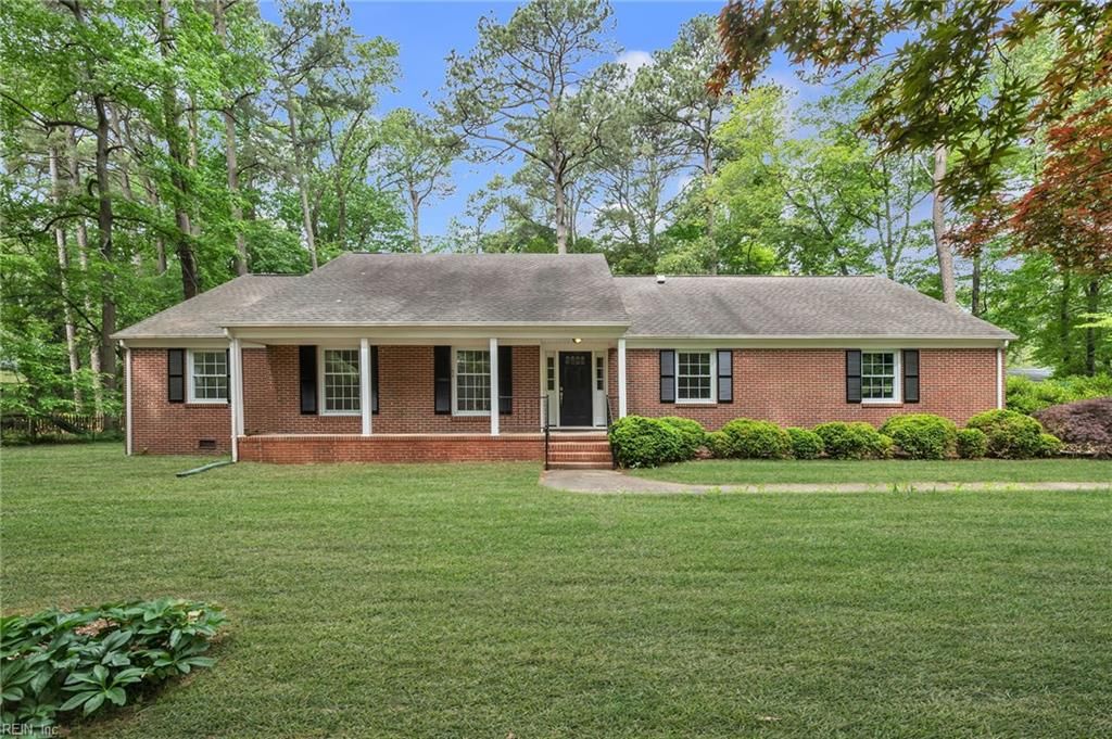 401 Piney Point RD, Yorktown, VA 23692