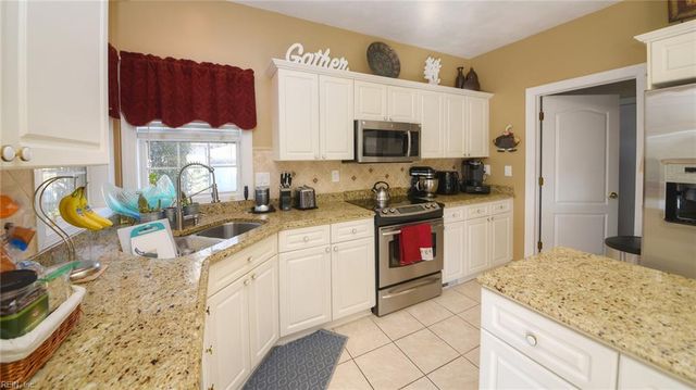 2516 Sanderson LN, Virginia Beach, VA 23456